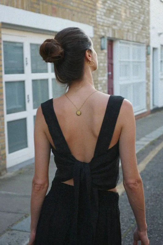 The Positano Top // Noir Feminine Women's Style 