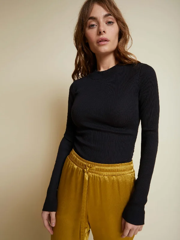 Nation LTD - Gina Slim Mock Neck in Jet Black garde