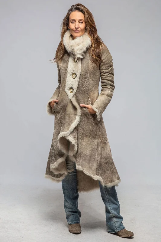 Wild Reversible Long Shearling In Icy Tundra Stylish Women's Neon