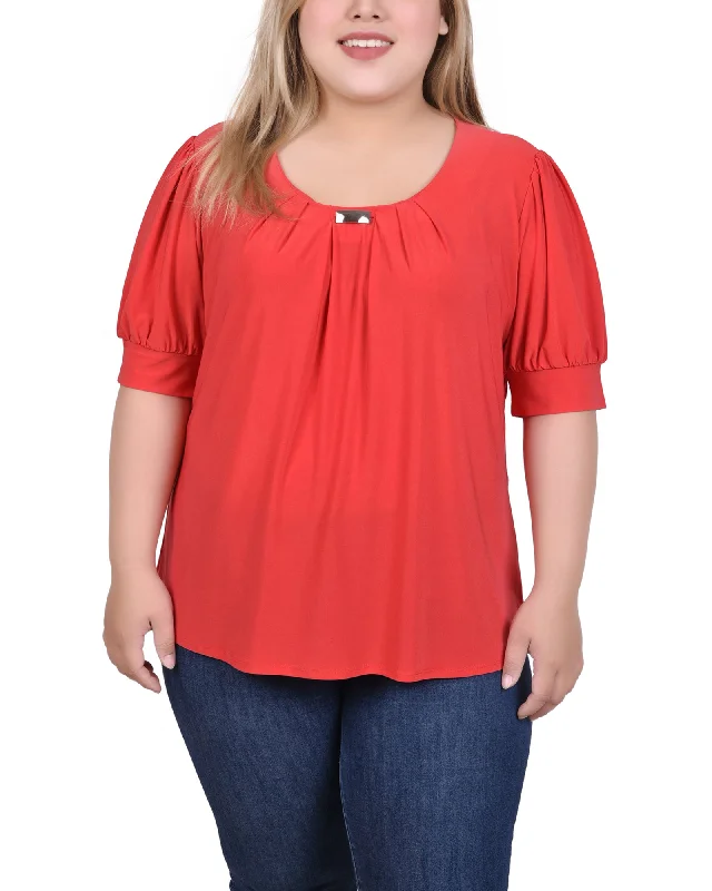Plus Size Short Sleeve Balloon Sleeve Top With Hardware Geometric