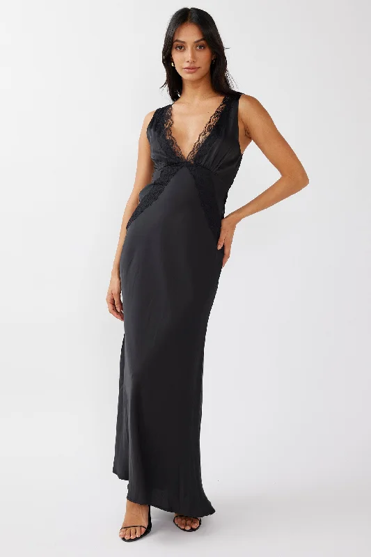 Ivonne Lace Trim V-Neck Maxi Dress Black Modern Women's Tech