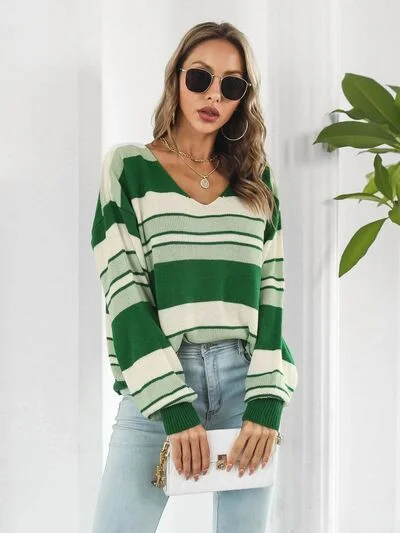 Striped V-Neck Dropped Shoulder Sweater Artistic Women's Avant - 