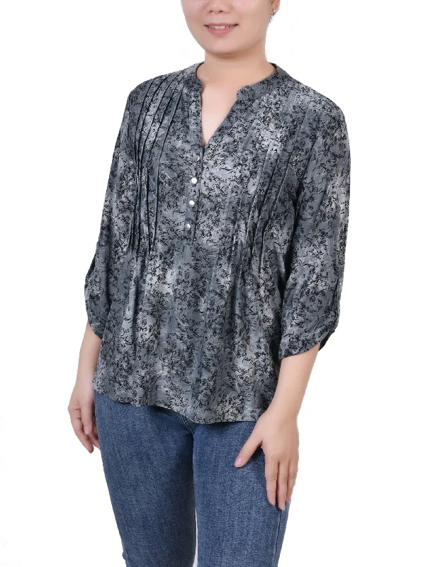 Petite 3/4 Sleeve Roll Tab Y Neck Pullover Top Youthful Women's Pop