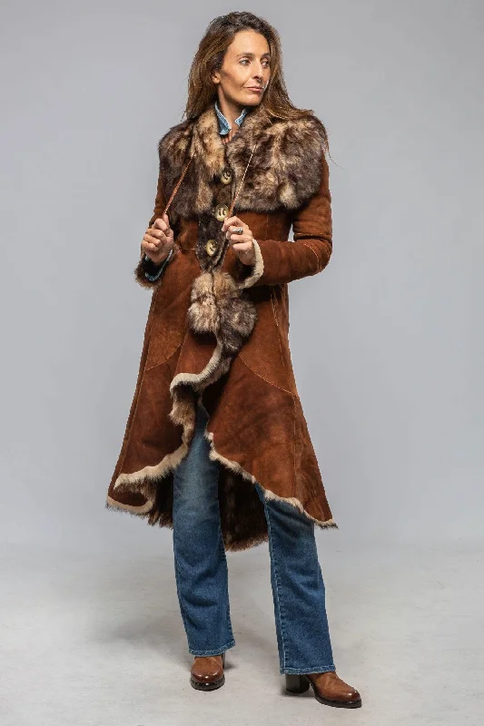 Wild Reversible Long Shearling In Ranch Brown Confident Women's Power