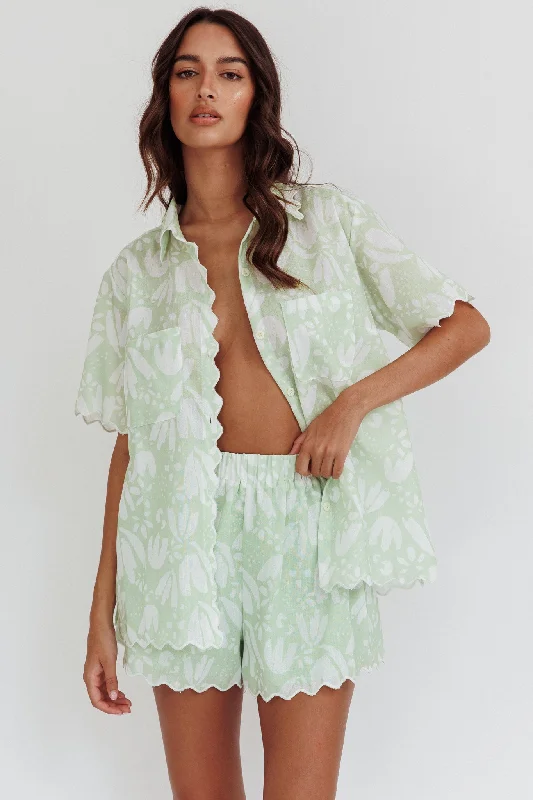 Swing Of Things Scalloped Elastic Waist Shorts Print Sage Country