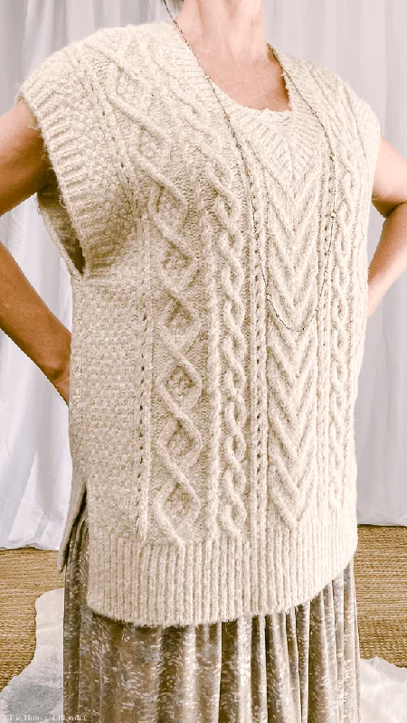 Quinn Cable-Knit Oversized Sweater Vest Artistic Women's Hand - painted