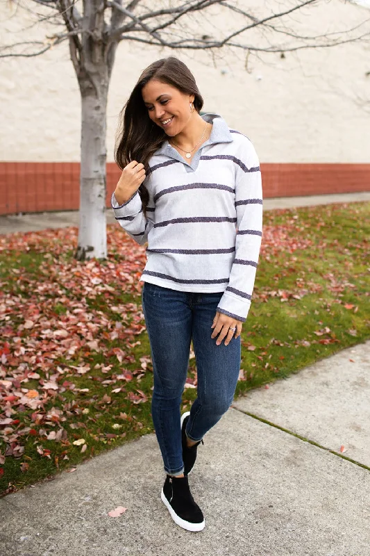 Gray Striped Vneck Collared LS Top (SM-XL) Modern Women's Tech