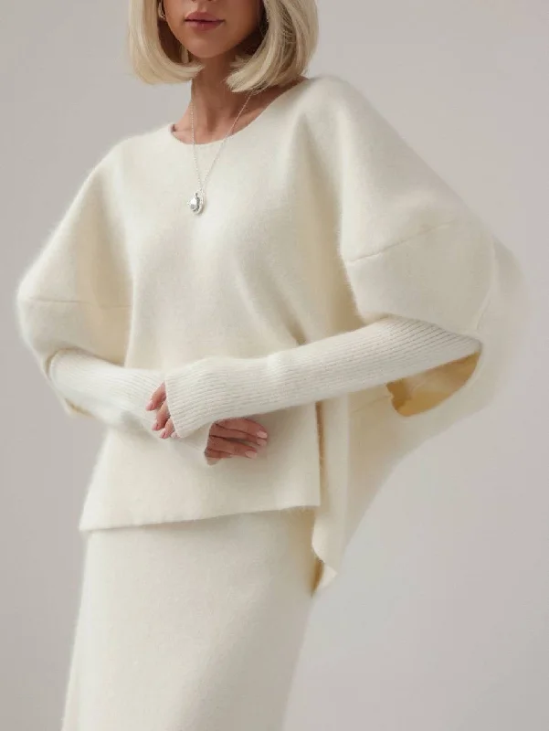 Oversized Ivory Wool Sweater Laid - back Women's Vibe