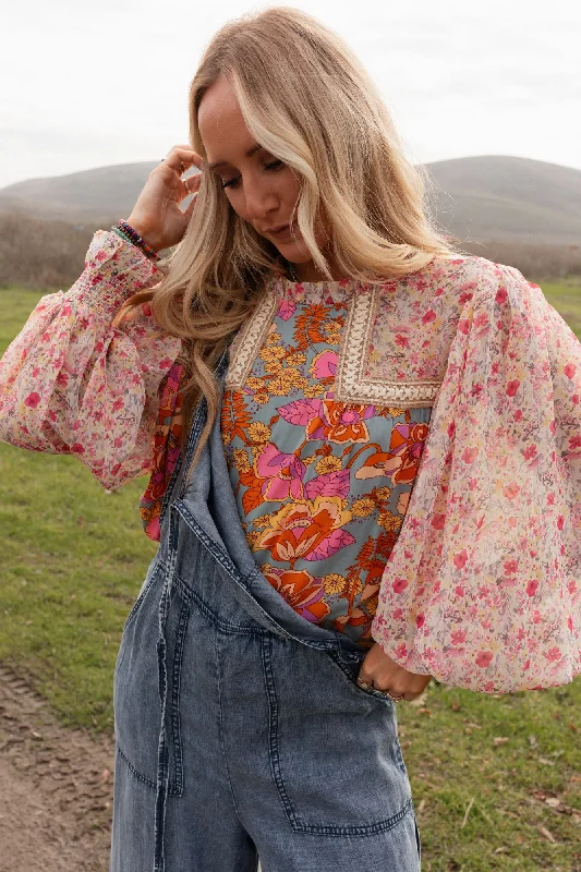 Flower Frenzy Bubble Sleeve Top - Sage Multi Classic Women's Tweed